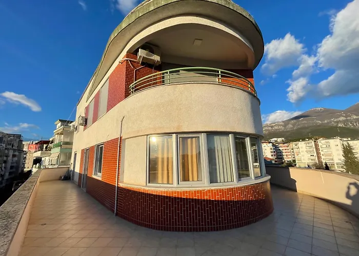 Private - & Mountain Views & Free Parking & Wifi בית אירוח טיראנה