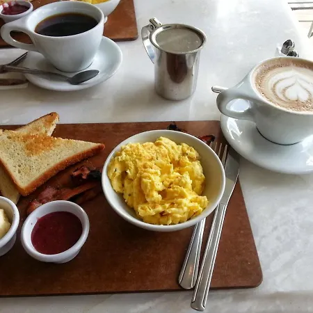 Private - & Mountain Views & Free Parking & Wifi