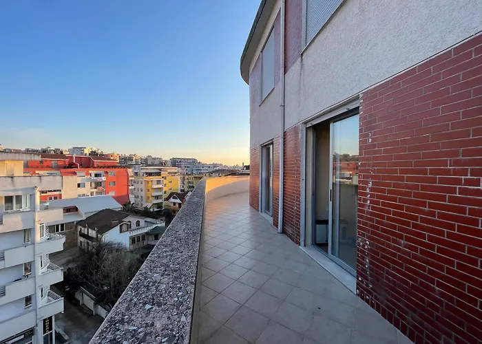 Séjour chez l'habitant Private - & Mountain Views & Free Parking & Wifi Tirana